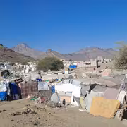 النازحون في اليمن أجيال بلا هوية وأحلام تحت ركام الحرب