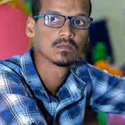 أبين بحاجة للتكاتف لا للضغوط.. الصحفي خالد عباد يدعو لمنح المحافظ "الهيثمي" فرصة كافية للعمل