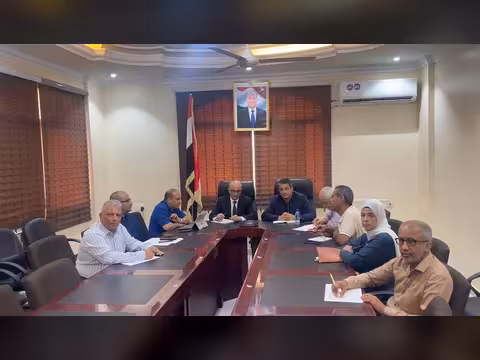 الوزيران الشرجبي ودماج يبحثان مع البنك الدولي مشروع ترميم صهاريج عدن