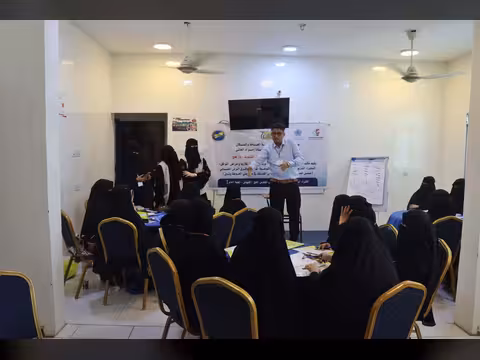 بدعم مؤسسة مودة تأهيل 60 متطوعا ومتطوعة لمكافحة الملاريا وحمى الضنك في لحج