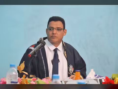 جامعة عدن تمنح الدكتوراه للباحث مختار السويدي عن أطروحة الصراع على السلطة في اليمن