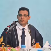 جامعة عدن تمنح الدكتوراه للباحث مختار السويدي عن أطروحة الصراع على السلطة في اليمن