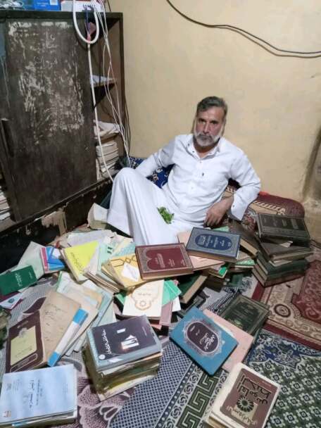 لماذا باع هذا اليمني مكتبته؟
