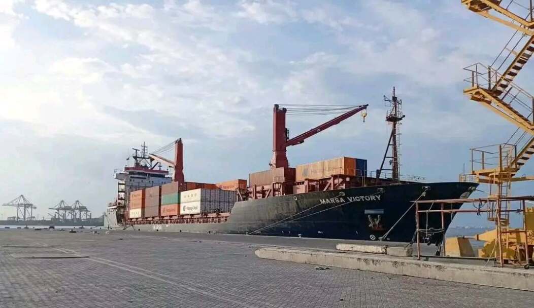 جمارك حاوية بطاريات ليثيوم في ميناء عدن تقفز من 12 إلى 35 مليون ريال